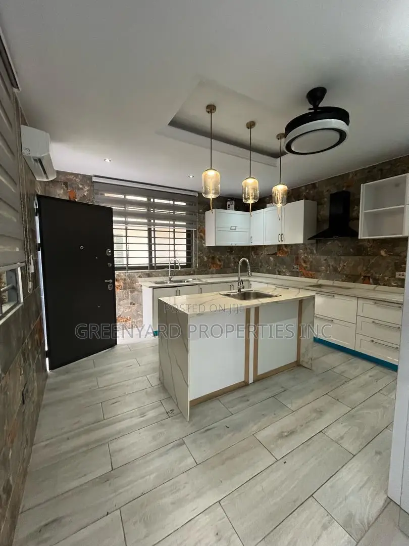 5bdrm House in American House, East Legon for rent