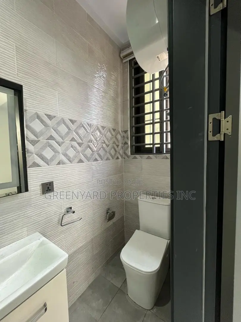 5bdrm House in American House, East Legon for rent
