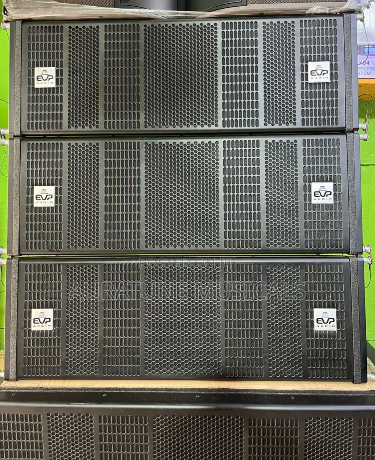Evp 8pieces of Line Array Speakers With a Pair of Bass Rac