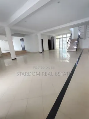 6bdrm Mansion in East Legon, A&C Mall Area for rent
