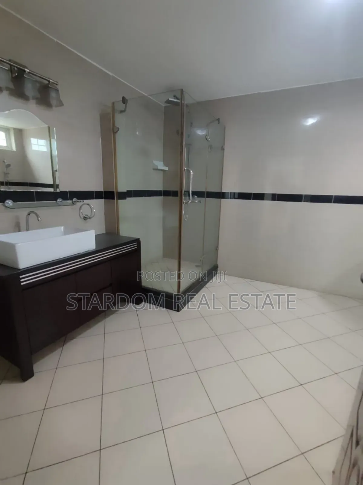 6bdrm Mansion in East Legon, A&C Mall Area for rent