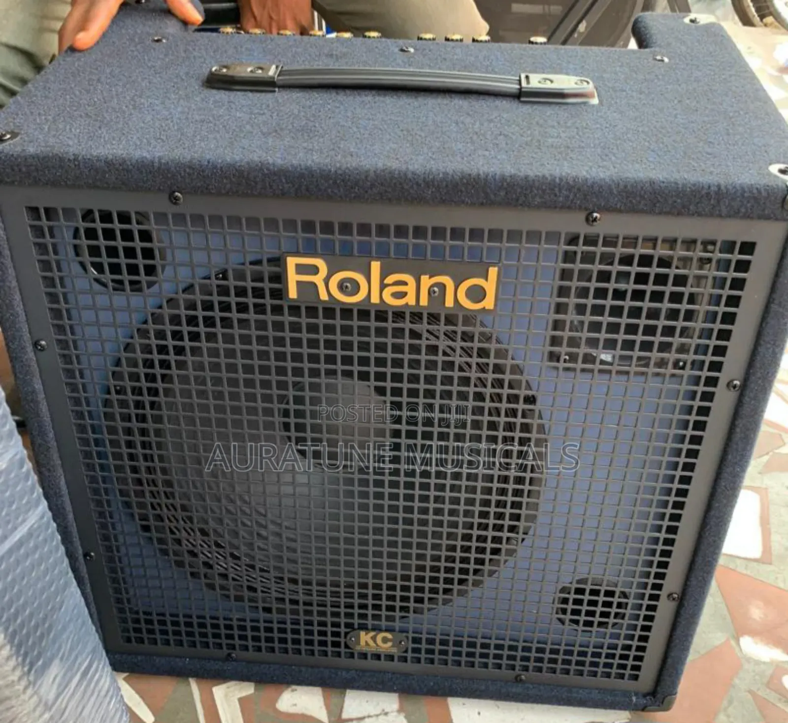 Roland Kc-550 Keyboard Combo
