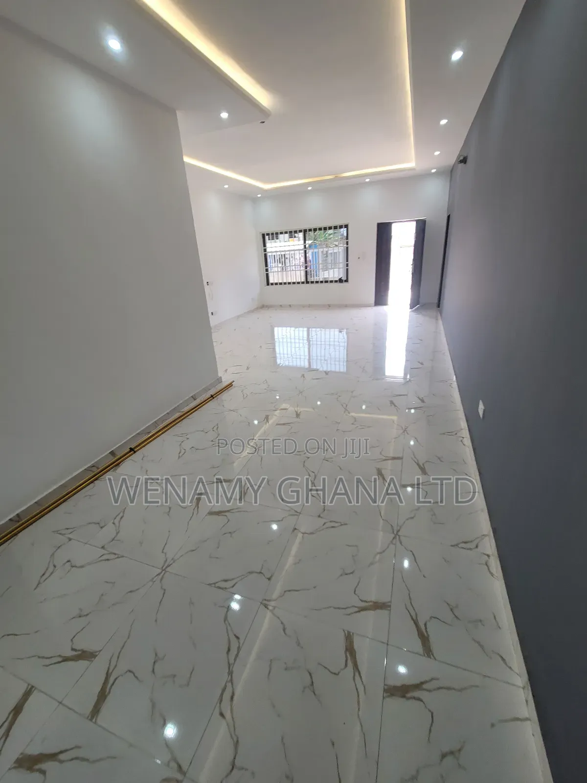 2bdrm Apartment in Communiy 25, Tema Metropolitan for rent