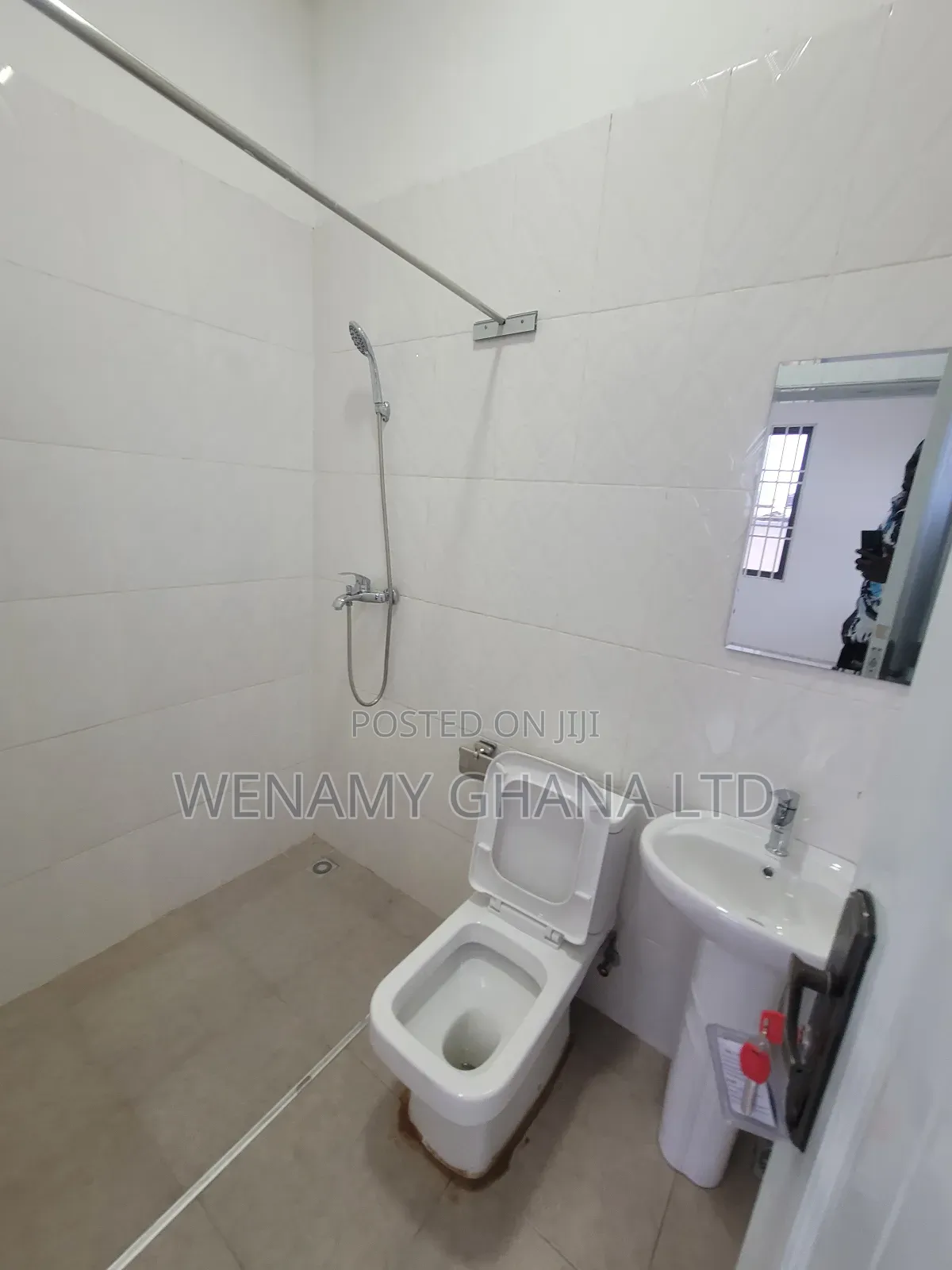 2bdrm Apartment in Communiy 25, Tema Metropolitan for rent
