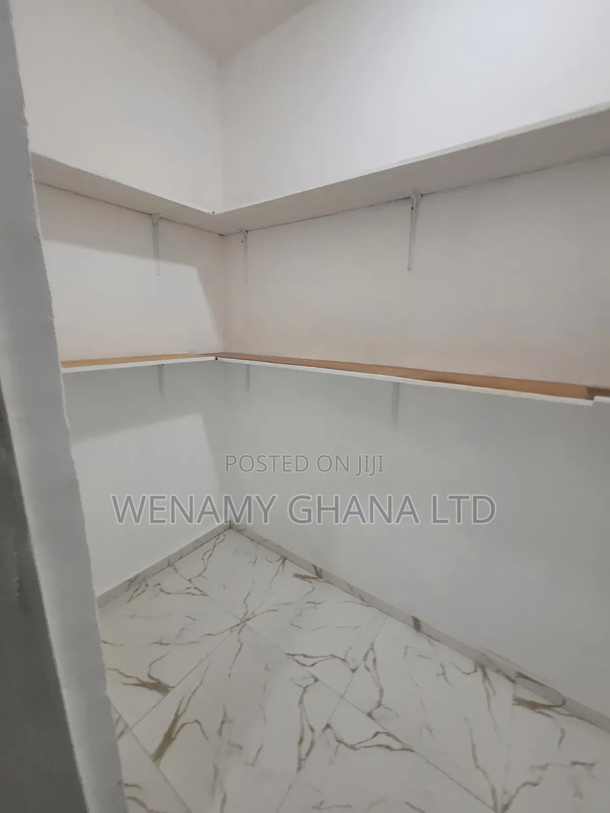 2bdrm Apartment in Communiy 25, Tema Metropolitan for rent