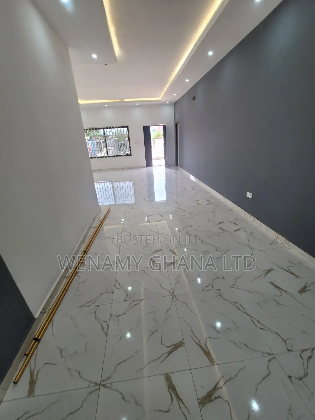 2bdrm Apartment in Communiy 25, Tema Metropolitan for rent