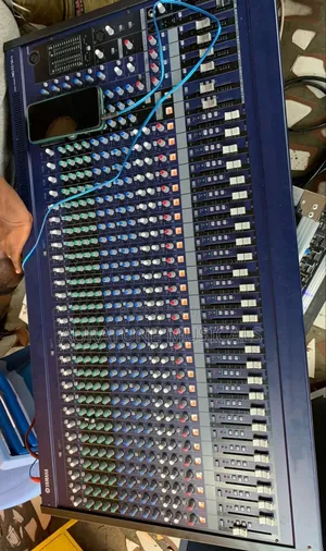 Yamaha Mg24/14fx or Mg32/14fx Unpowered Mixer
