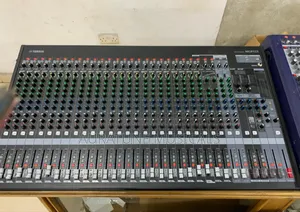 Yamaha Mgp32x 32-Channel Mixing Console