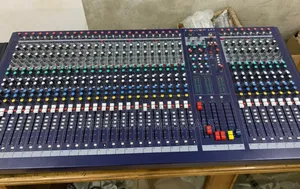 Soundcraft Lx9 32-Channel Analog Mixing Console
