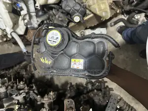 Range Rover Velar 2017-2024 Water Coolant Expansion Tank