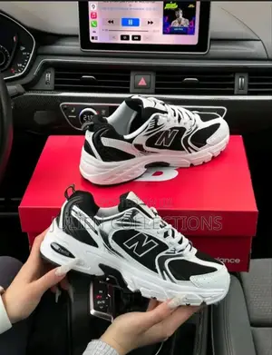 New Balance 530 Black and White