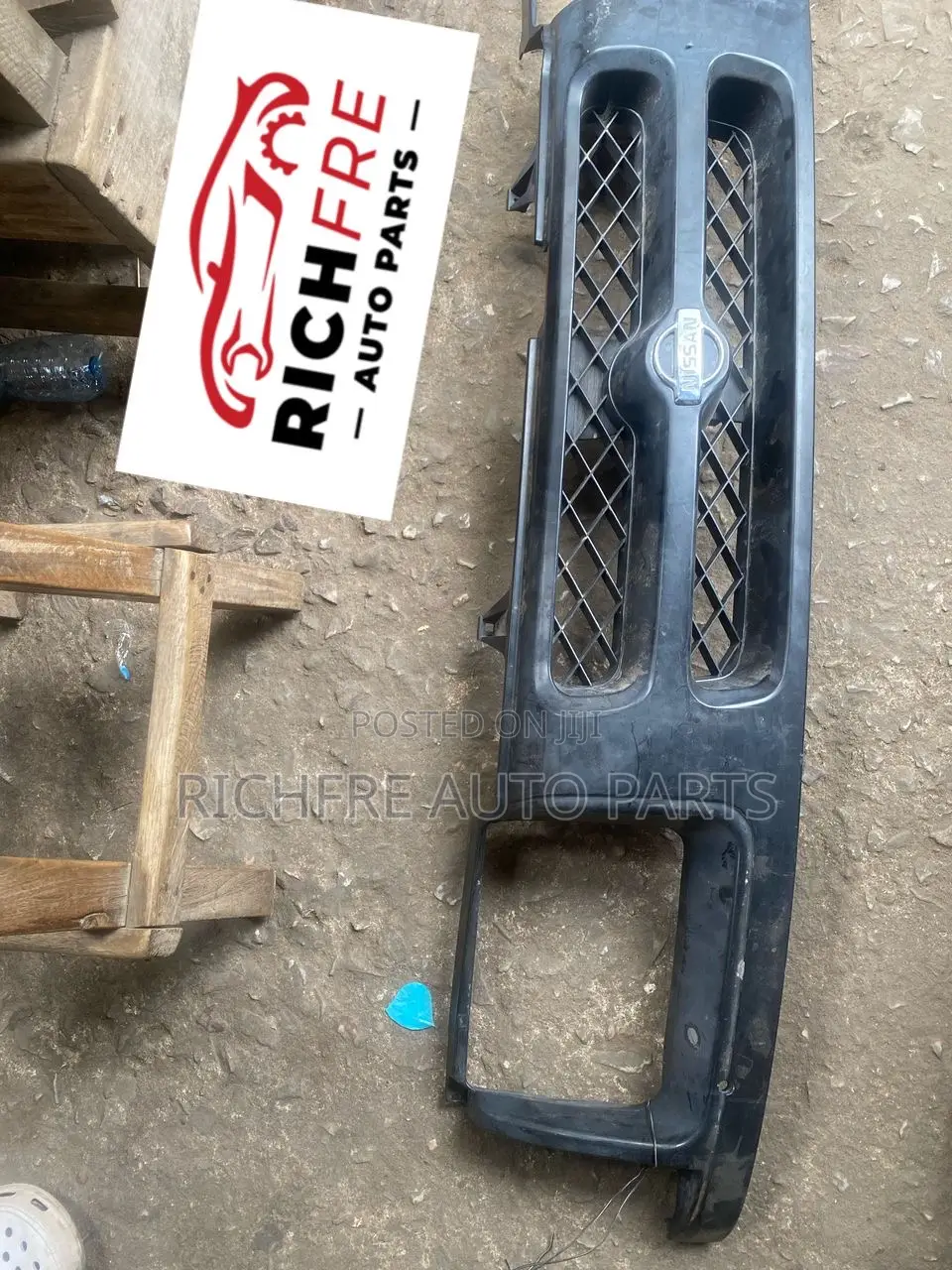 Nissan Xterra Front Shells, Grille