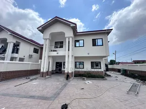 3bdrm Duplex in Adjiriganor for rent