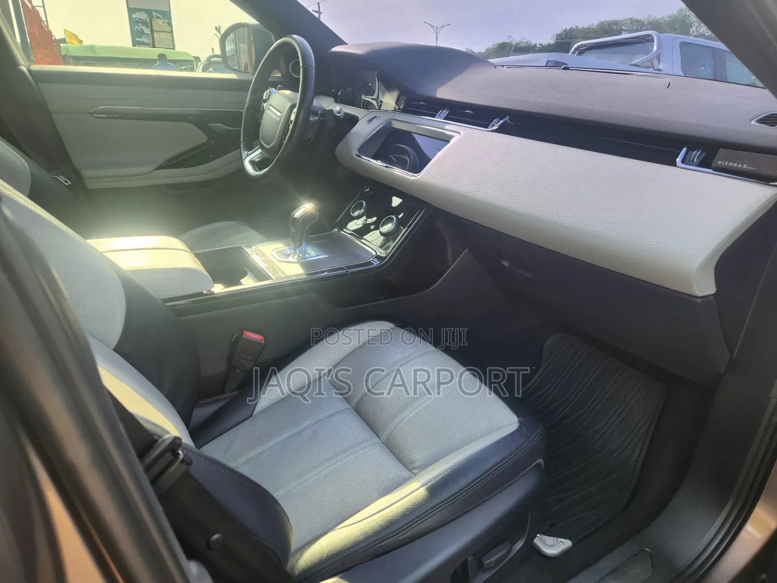 Land Rover Range Rover Evoque R-Dynamic SE AWD 2020 Gray