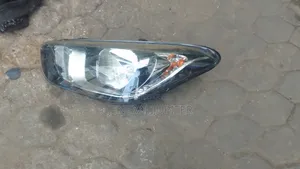 Hyundai I20 2012,2013,2014 Headlight Left Available.