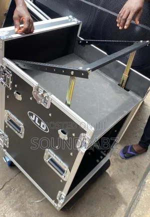 Bl 16u Amplifier Rack Case/ Road/ Flight Case With L/R Table