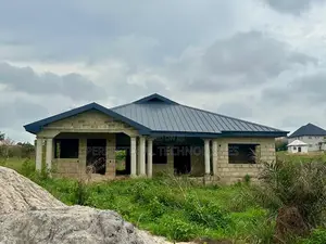 4bdrm Block of Flats in Pakyi, Kumasi Metropolitan for sale