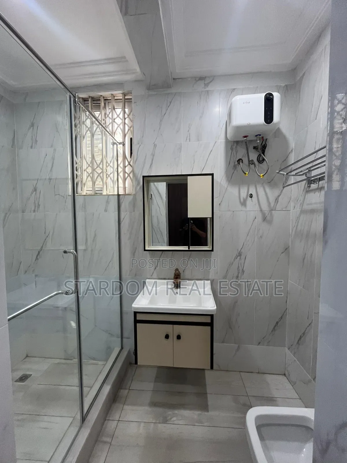 4bdrm Duplex in Adjiringanor, East Legon for rent