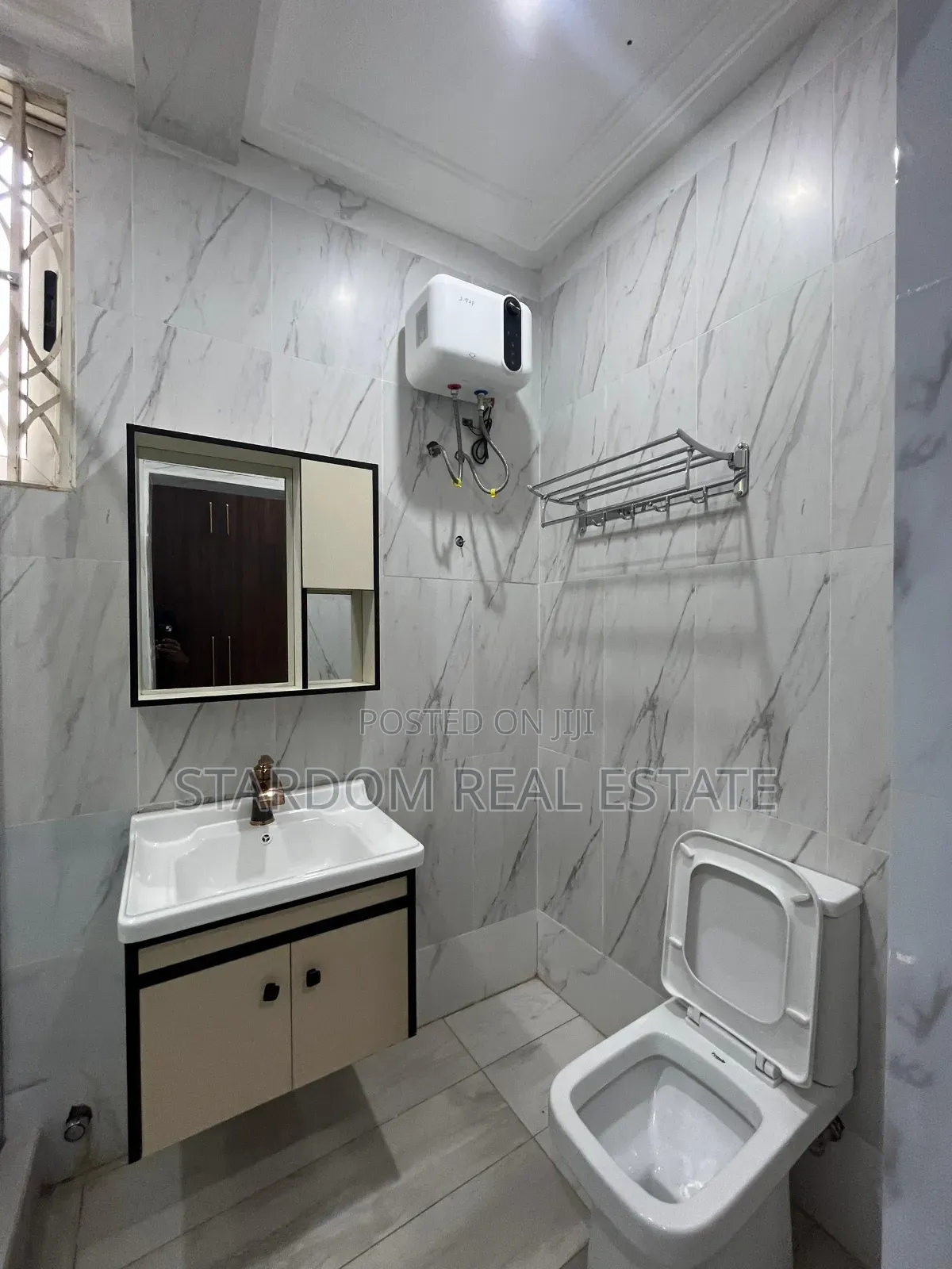 4bdrm Duplex in Adjiringanor, East Legon for rent