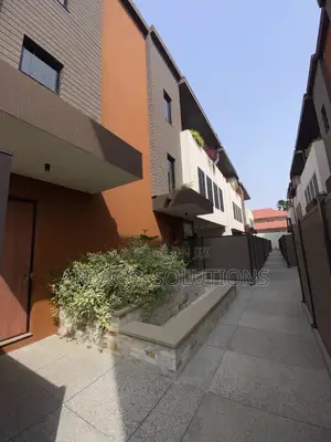 3bdrm Townhouse / Terrace in Airport Residential for rent