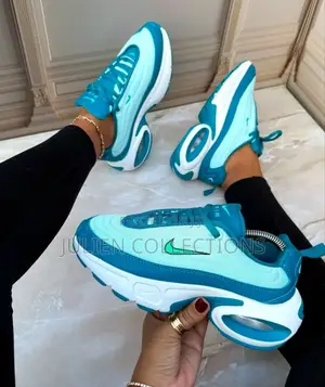 Nike Trainers Blue Green and White