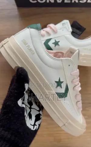 Converse Star Player 76 Ox Sneakers in White