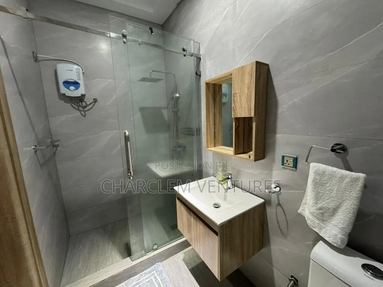Furnished 4bdrm Townhouse / Terrace in Charclem Ventures, East Legon