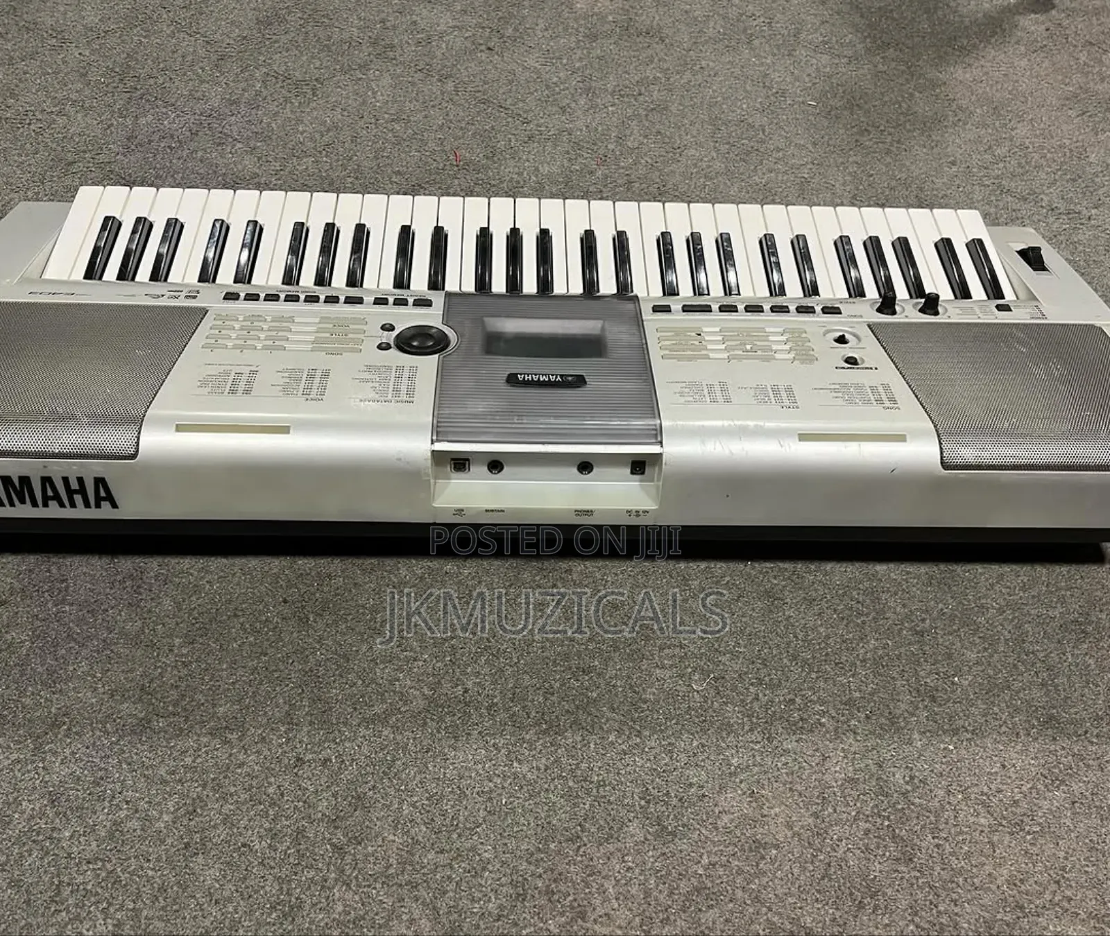 Yamaha PSR-E403 _ 61 Key Electronic Keyboard / Piano