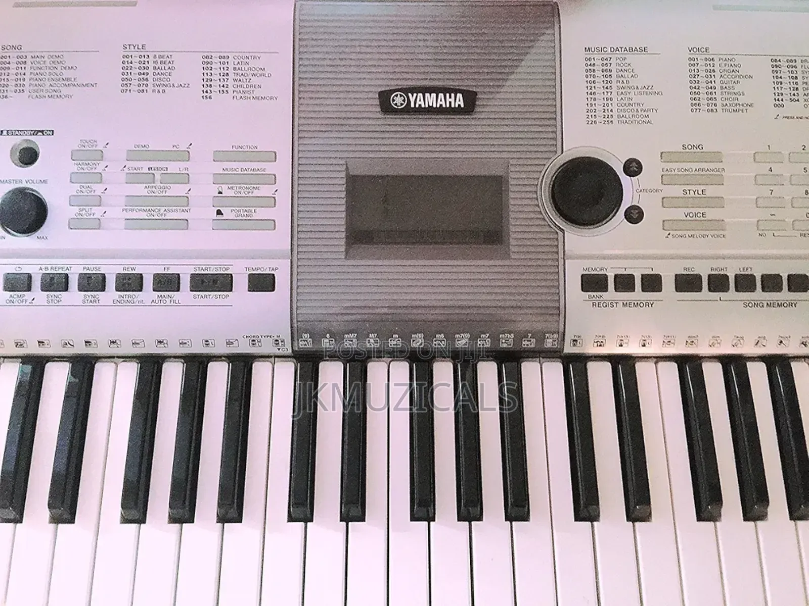 Yamaha PSR-E403 _ 61 Key Electronic Keyboard / Piano