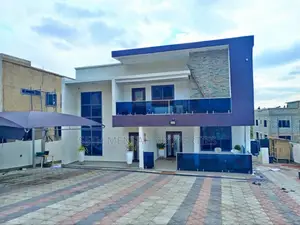 7bdrm House in Kwabenya for sale