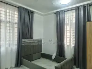 7bdrm House in Kwabenya for sale