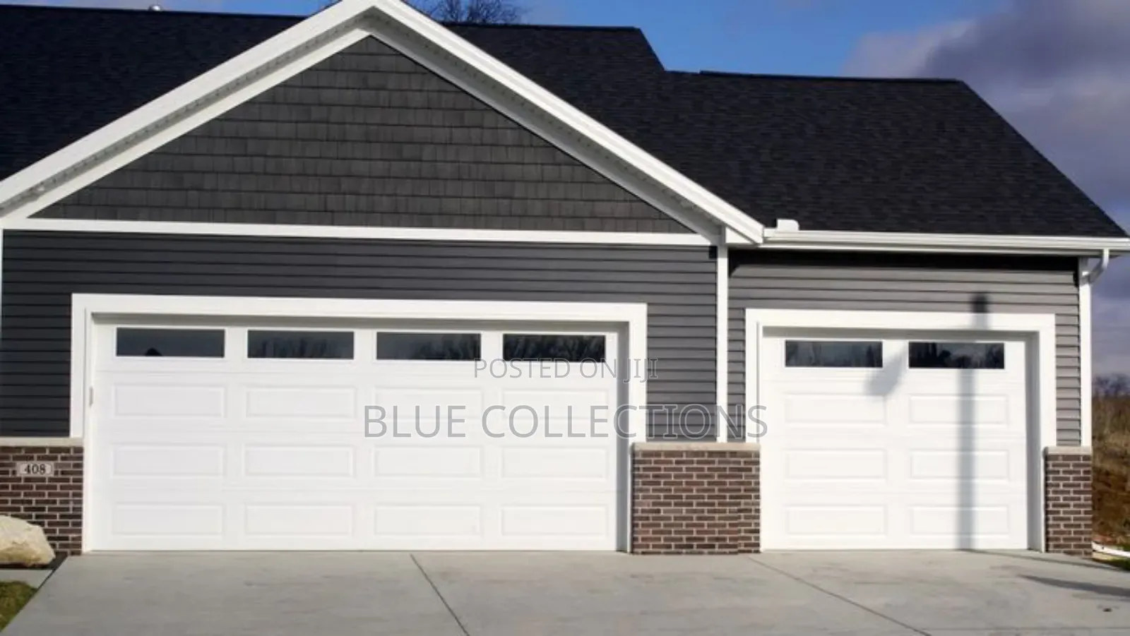 Automated Garage With Fanlight and Remote