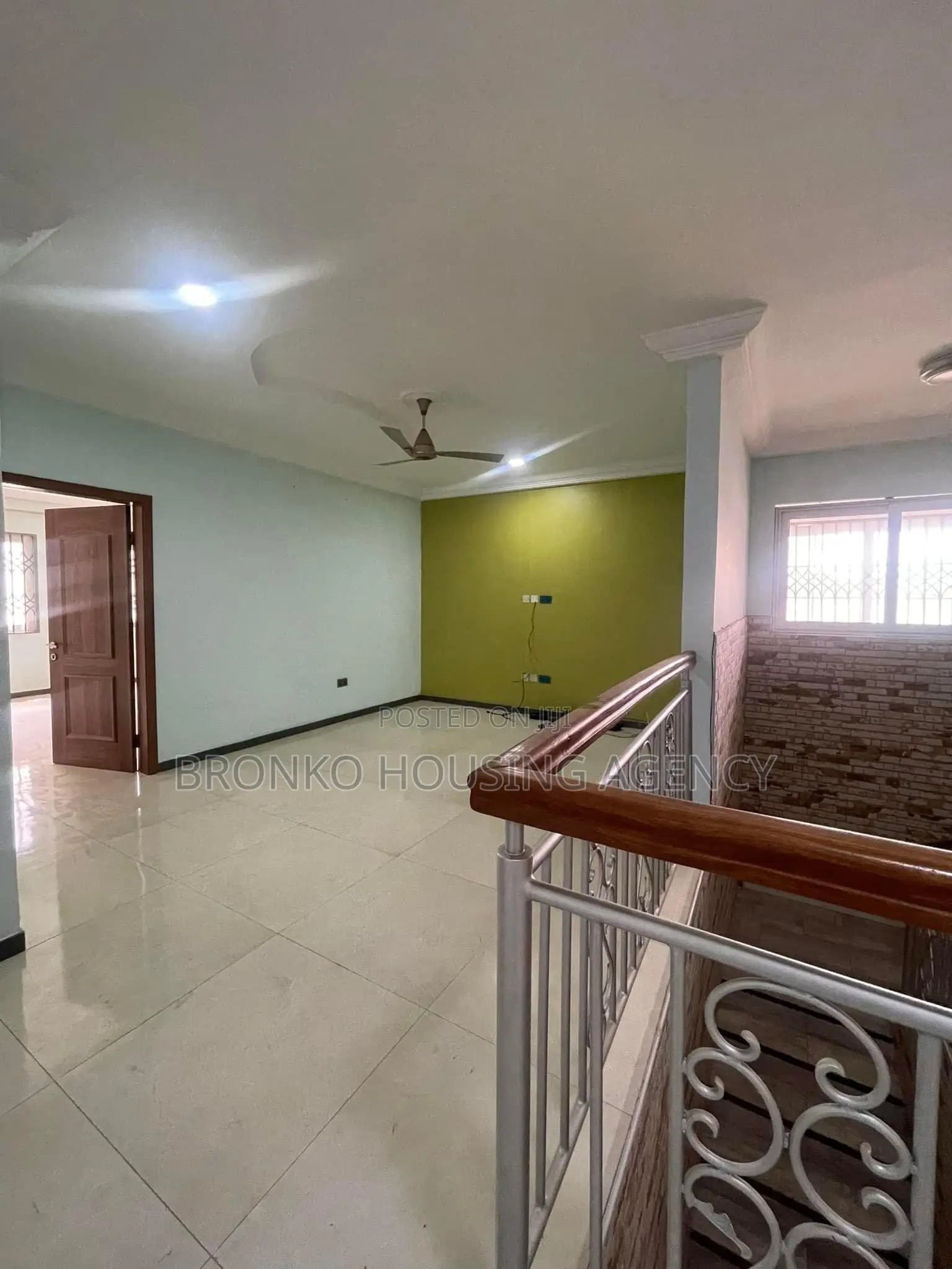 5bdrm House in Bronko Housing, Baatsona Total for rent
