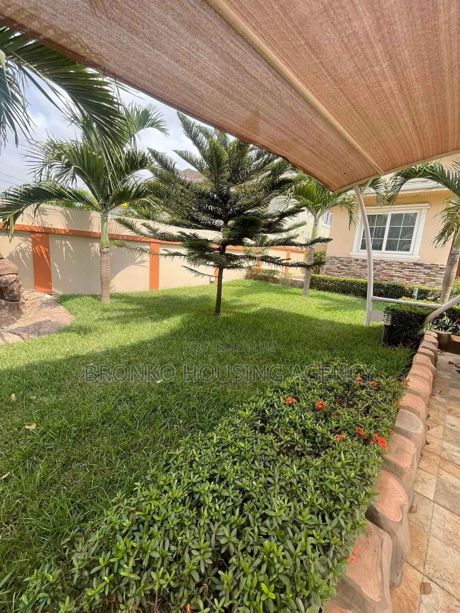 5bdrm House in Bronko Housing, Baatsona Total for rent