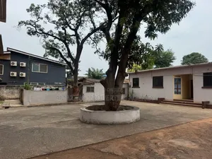 10bdrm House in Tesano for sale