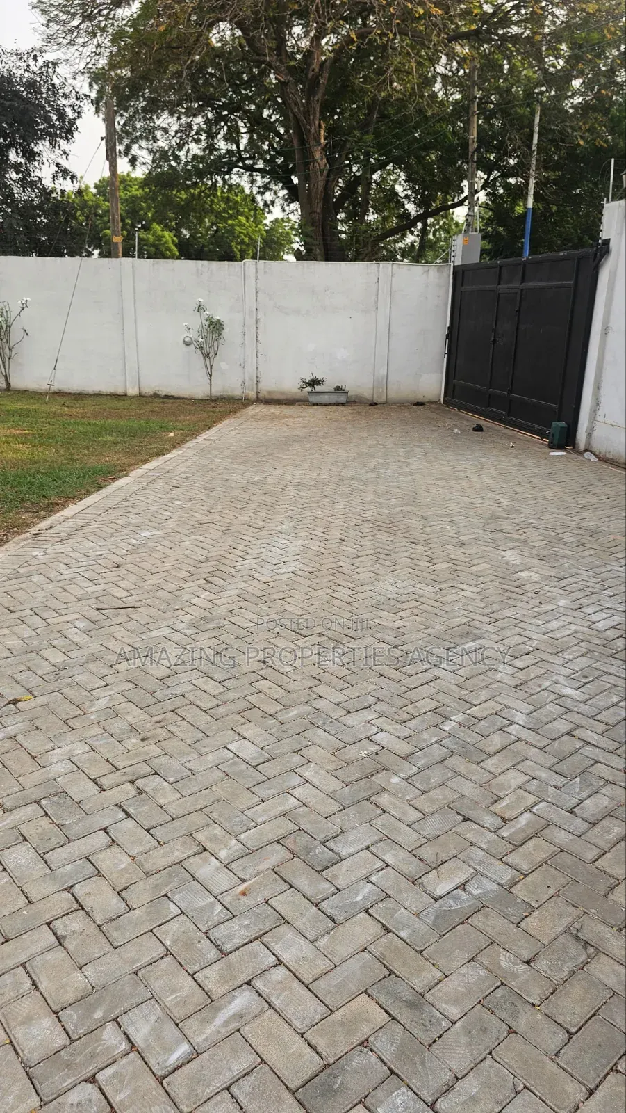 6bdrm House in Cantonments for rent