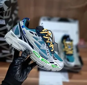 Off - White Sneaker