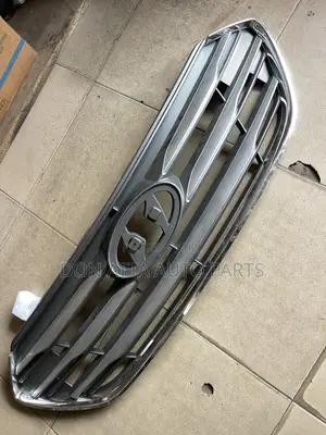 Hyundai Santa Fe 2017 Front Grille