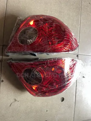 Toyota Corolla 2003-2008 Tail Light