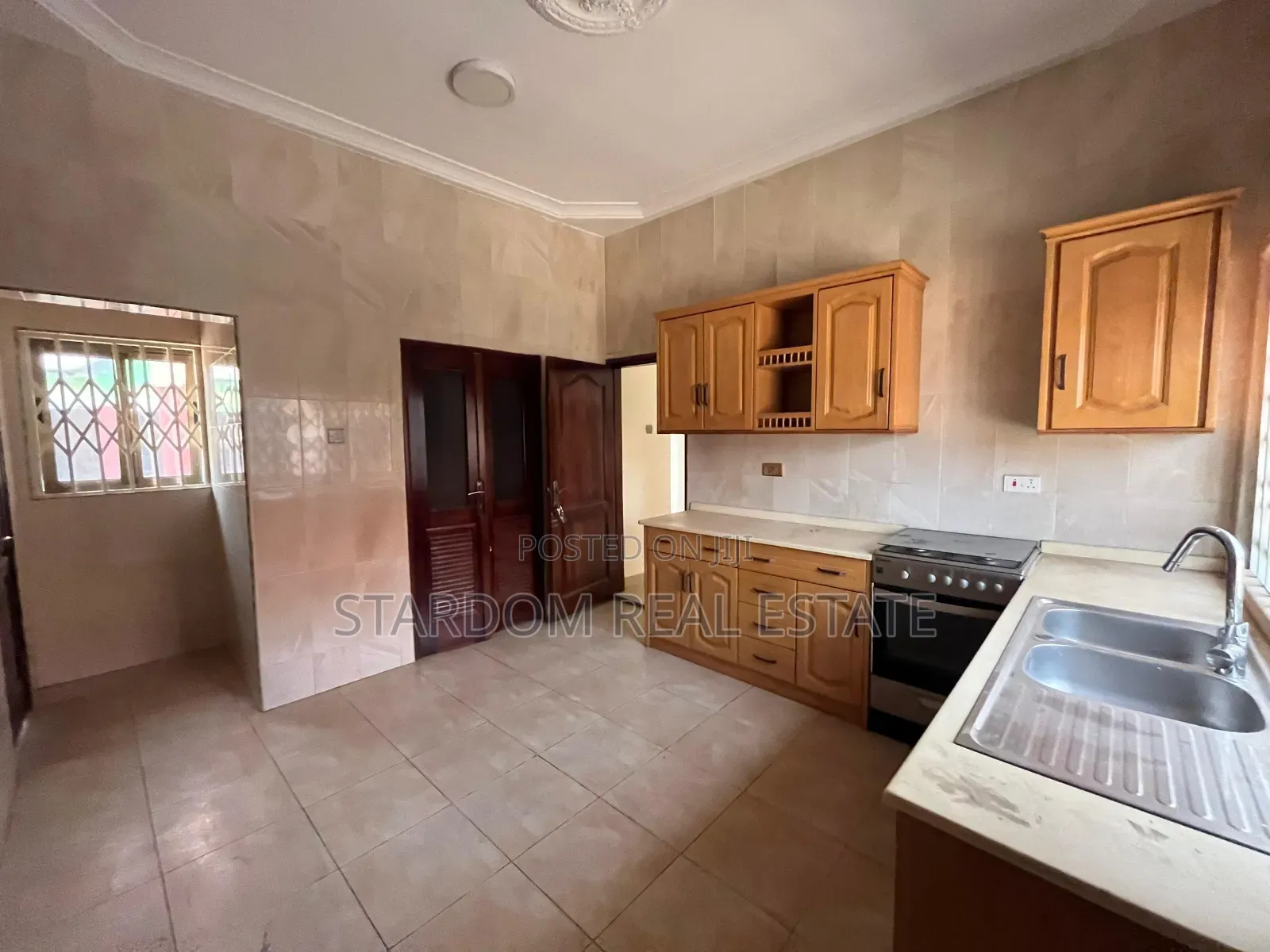 3bdrm House in Trassacco Area, East Legon for rent