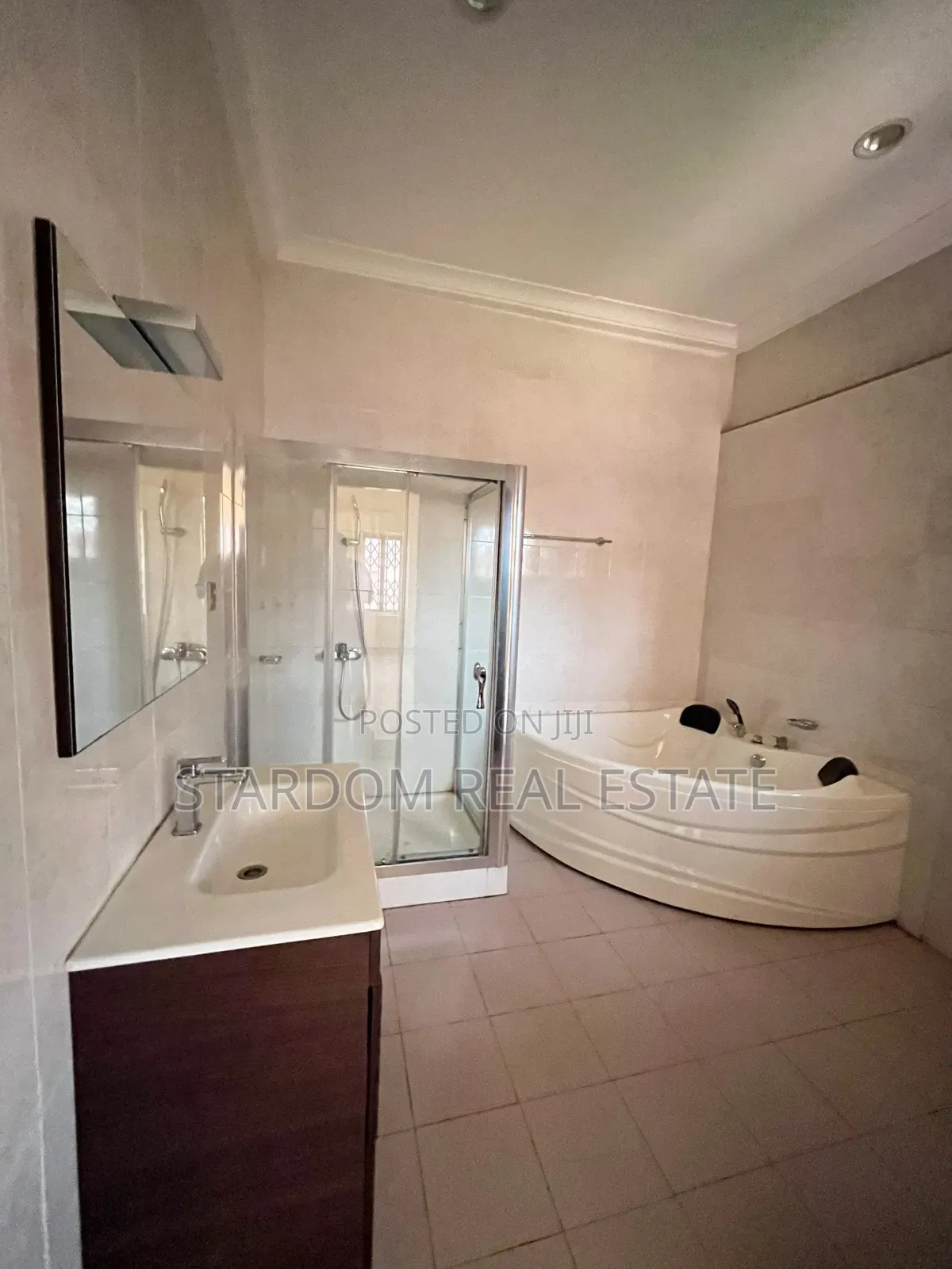 3bdrm House in Trassacco Area, East Legon for rent