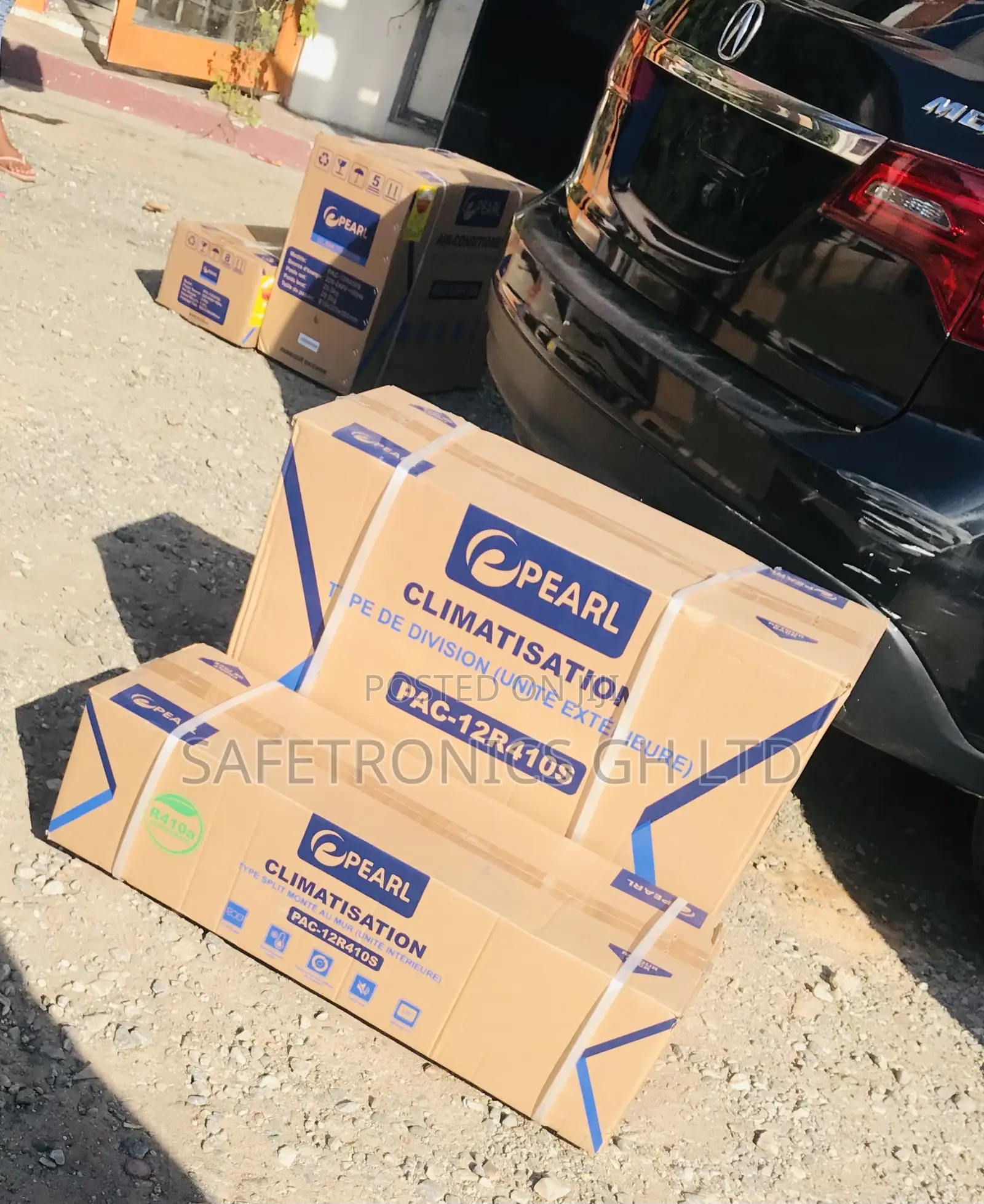Slim Design Pearl 1.5 Horsepower White R410a Ac