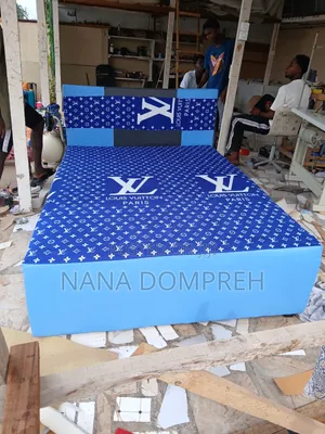 Blue Lv Bed