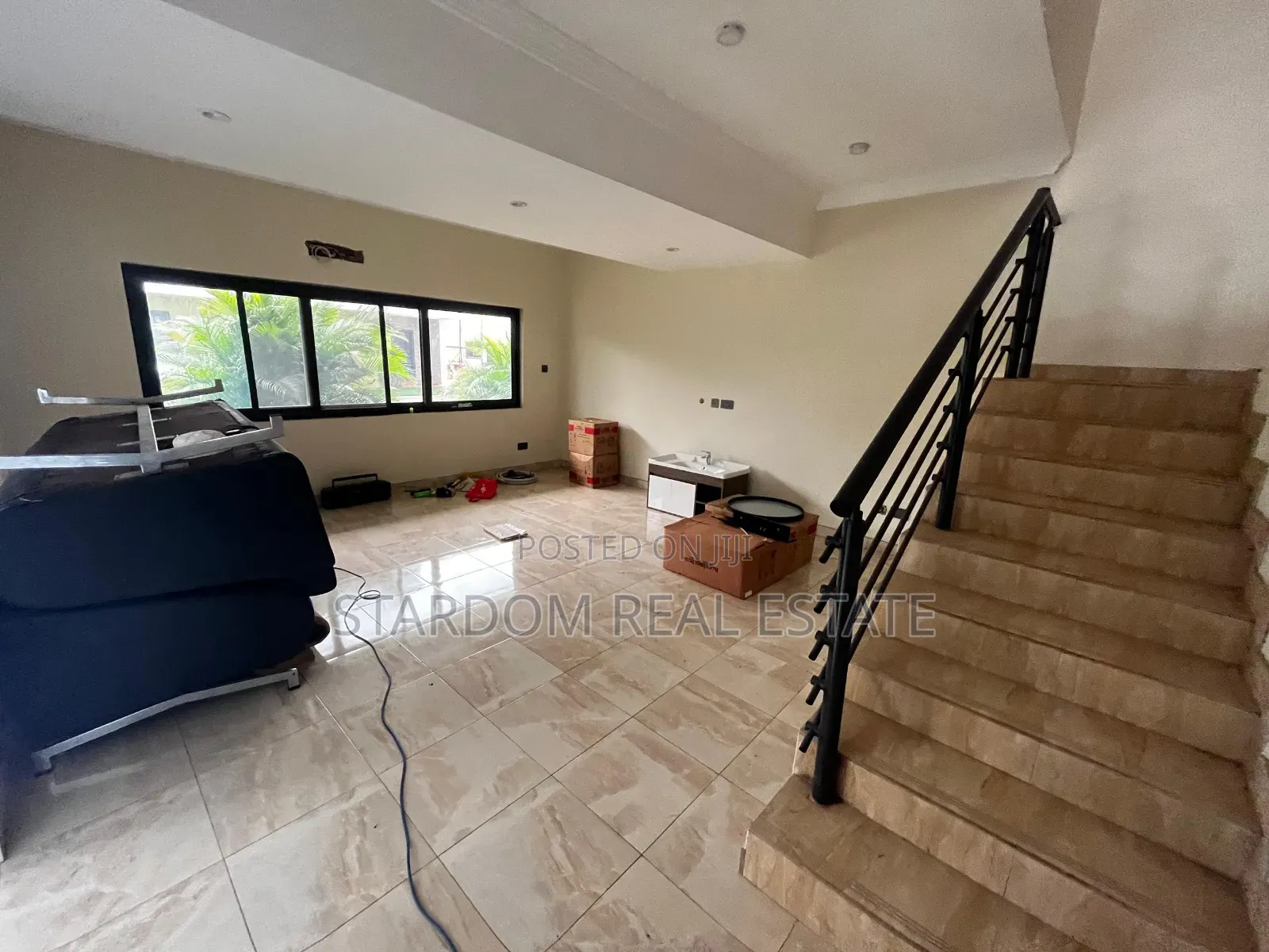 3bdrm Townhouse / Terrace in Adjiringanor, East Legon for rent