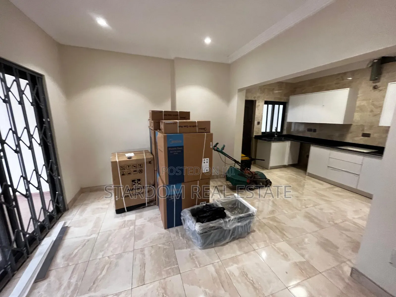 3bdrm Townhouse / Terrace in Adjiringanor, East Legon for rent