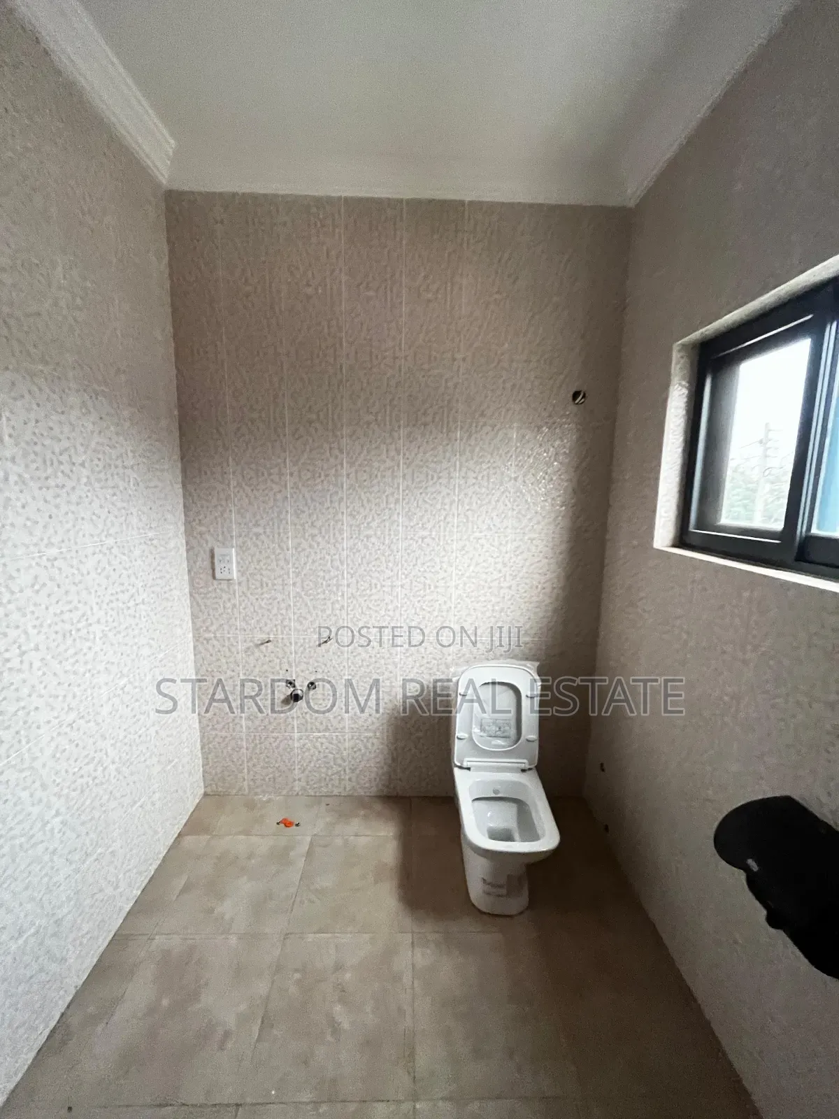 3bdrm Townhouse / Terrace in Adjiringanor, East Legon for rent