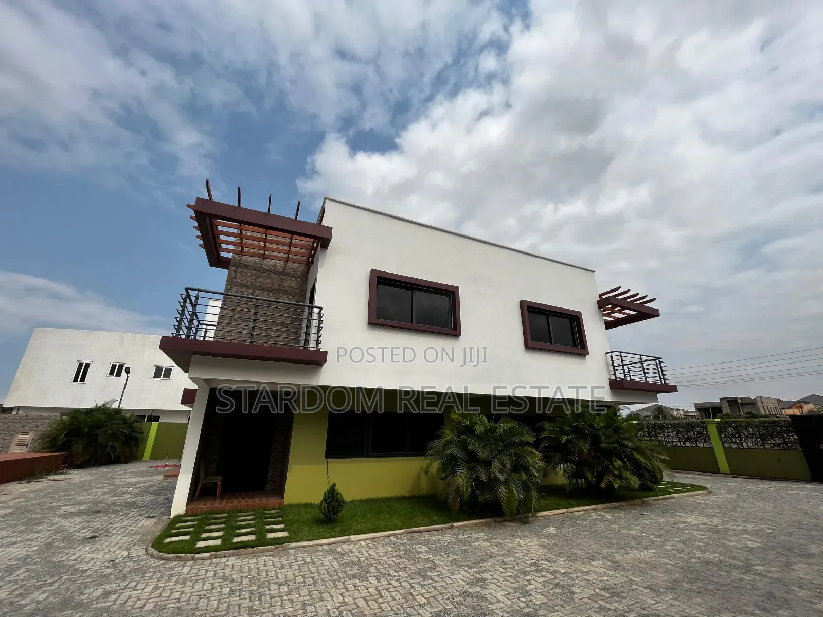 3bdrm Townhouse / Terrace in Adjiringanor, East Legon for rent