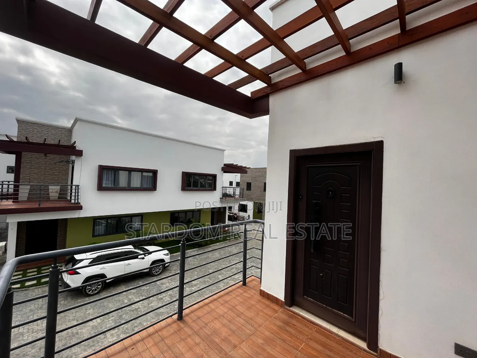 3bdrm Townhouse / Terrace in Adjiringanor, East Legon for rent