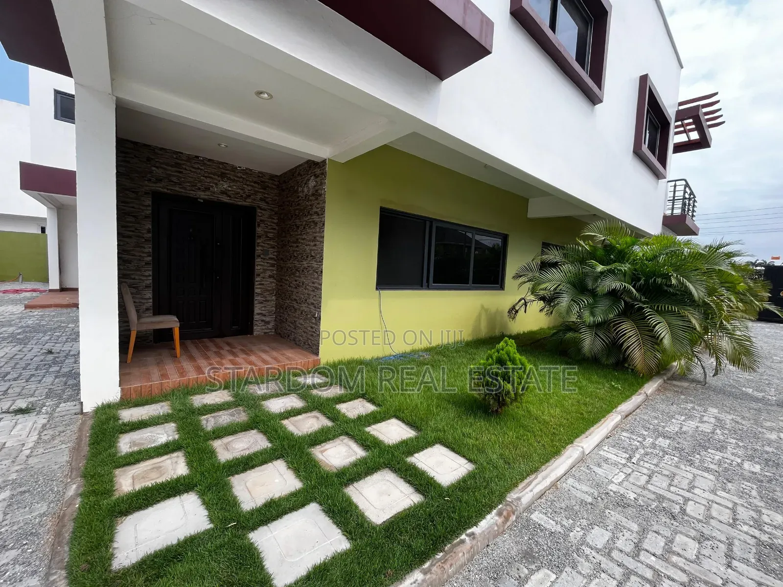 3bdrm Townhouse / Terrace in Adjiringanor, East Legon for rent