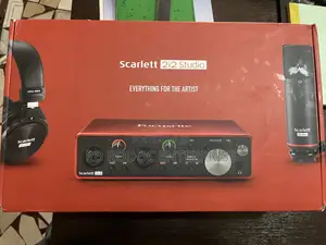 Scarlett Interferes 2i2